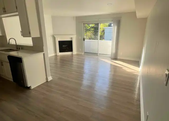 Property at 4648 Fulton Ave Unit 204, Sherman Oaks, CA, 91423, 2 beds, 1 bath, [object Object]