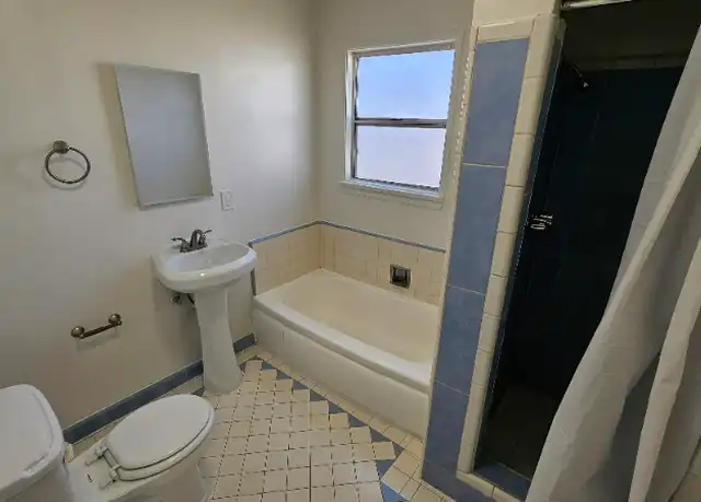Property at 3011 Carmona Ave Unit 4, Los Angeles, CA, 90016, 1 bed, 1 bath, [object Object]