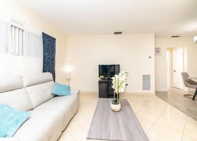 Property at 6305 SW 18th St Unit 5, Miramar, FL, 33023, 1 bed, 1 bath, [object Object]