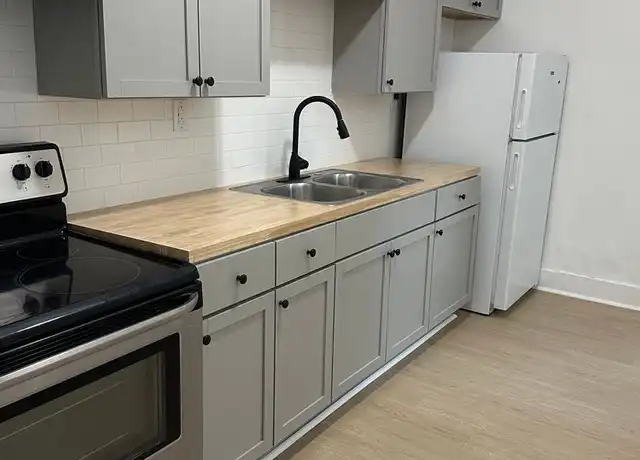 Property at 412 Locust St, Lancaster, PA, 17602, 3 beds, 1 bath, [object Object]