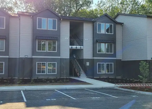 Photo of 1306 N Springbrook Rd, Newberg, OR 97132