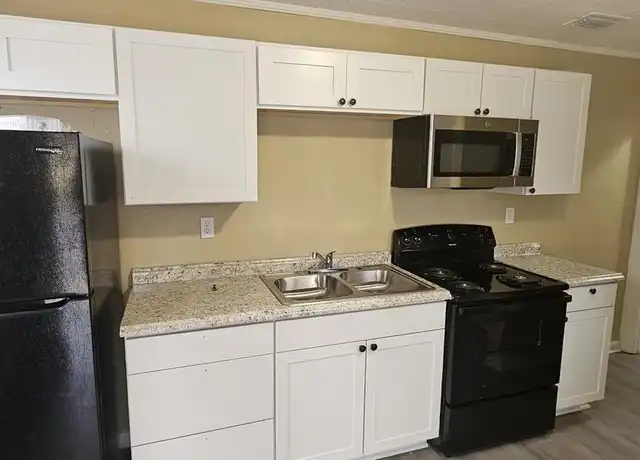 Property at 6435 Teresa Ave, Jacksonville, FL, 32208, 1 bed, 1 bath, [object Object]