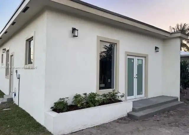 Property at 1100 Highview Rd, Lantana, FL, 33462, 3 beds, 2.5 baths, [object Object]