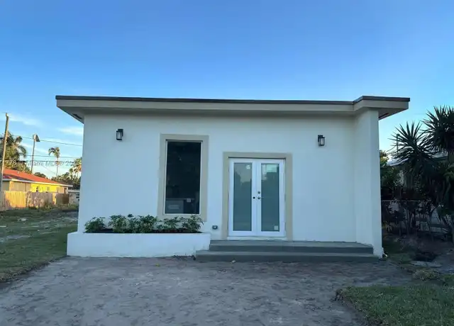 Property at 1100 Highview Rd, Lantana, FL, 33462, 3 beds, 2.5 baths, [object Object]
