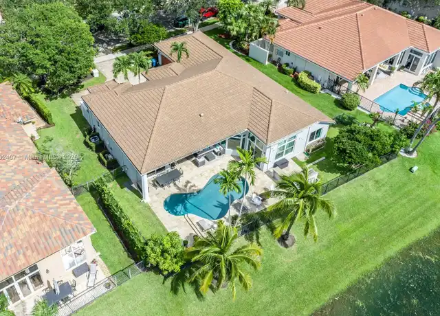 Property at 2708 Meadowood Dr Unit 2708, Weston, FL, 33332, 4 beds, 3.5 baths, [object Object]