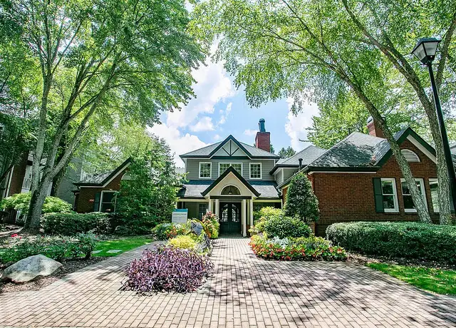 Photo of 100 Ashford Gables Dr, Atlanta, GA 30338