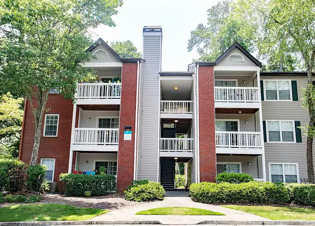 Photo of 100 Ashford Gables Dr, Atlanta, GA 30338