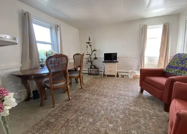 Property at 40 W Broadway Unit 10-RR402, Derry, NH, 03038, 1 bed, 1 bath, [object Object]