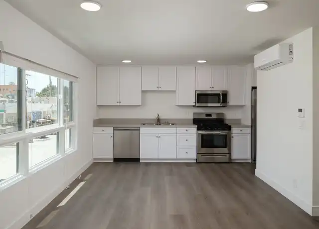 Property at 757 S Kingsley Dr Unit 201, Los Angeles, CA, 90005, 2 beds, 1.5 baths, [object Object]