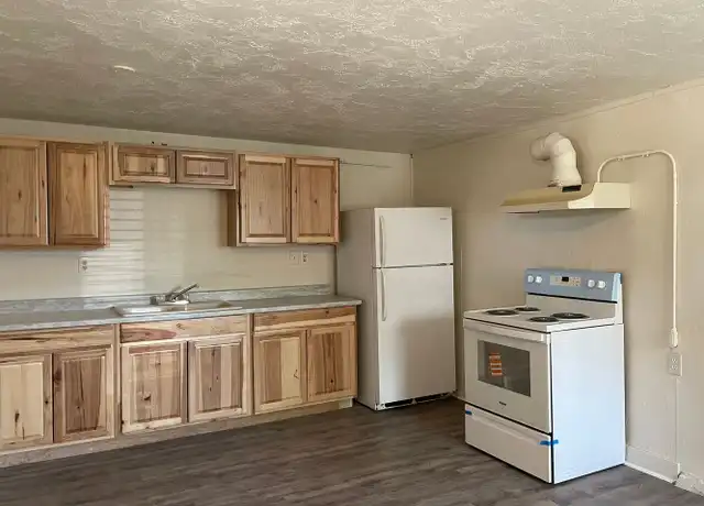 Property at 601 N Bartlett St Unit D, Medford, OR, 97501, 1 bed, 1 bath, [object Object]