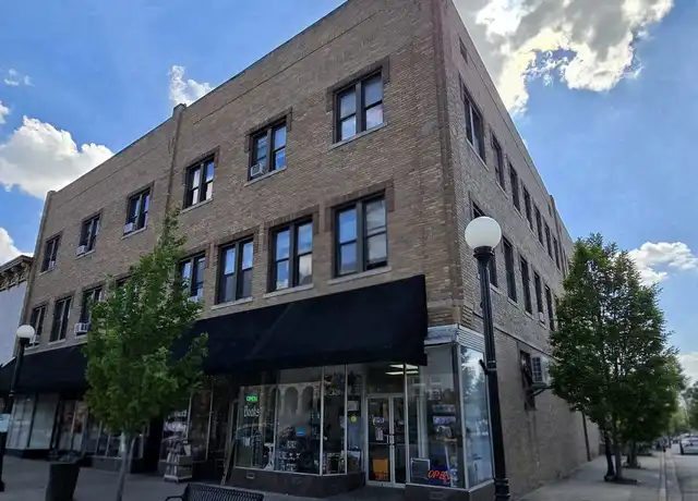 Property at 1 6th St Unit 2, Charleston, IL, 61920, 2 beds, 1 bath, [object Object]