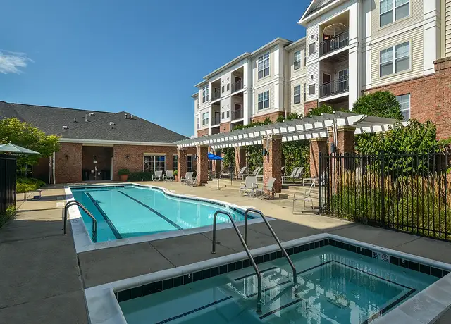 Photo of 13161 Fox Hunt Ln, Herndon, VA 20171