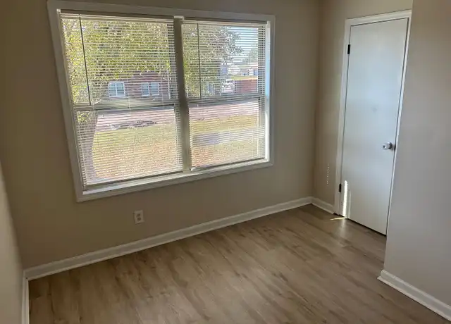 Property at Winder Villas, LLC - 291 Apperson Dr Unit 1, Winder, GA, 30680, 2 beds, 1.5 baths, [object Object]