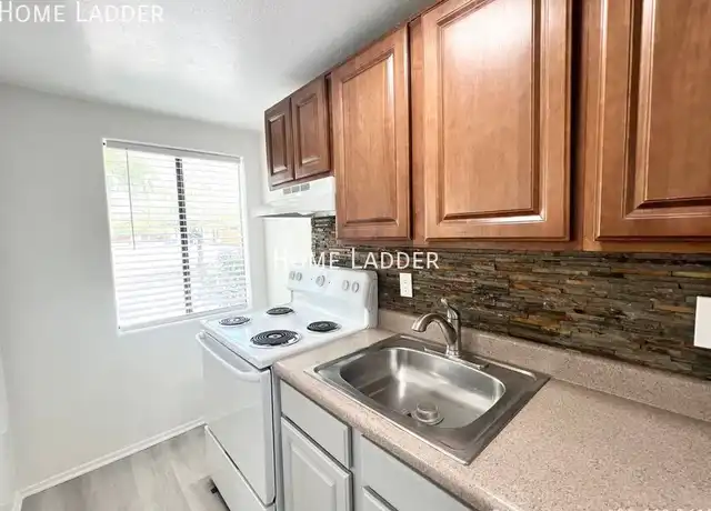 Property at 2115 N Oracle Rd Unit 3102, Tucson, AZ, 85705, 1 bed, 1 bath, [object Object]