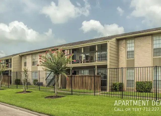 Property at 107 Hackberry St Unit 4008, Clute, TX, 77531, 3 beds, 1 bath, [object Object]