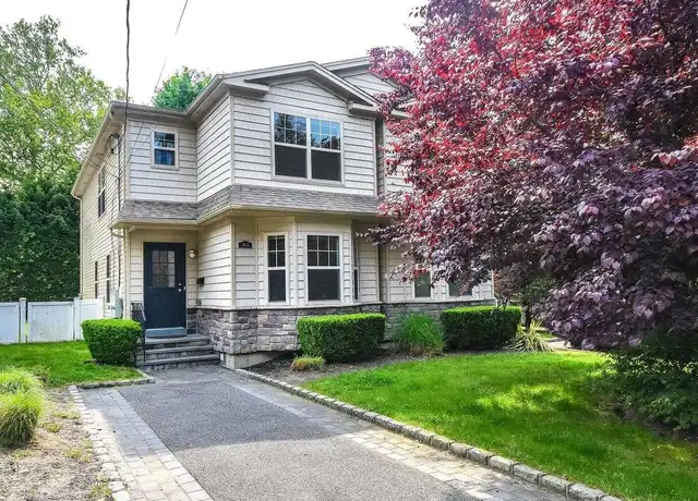Property at 28 Dunes Ln, Port Washington, NY, 11050, 3 beds, 2.5 baths, [object Object]
