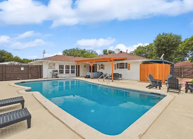 Property at 1012 Cloverdale Ln, Desoto, TX, 75115, 5 beds, 2.5 baths, [object Object]