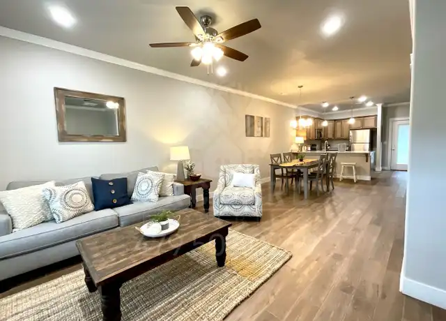 Property at 1824 E Brookview Cir Unit 1826, Siloam Springs, AR, 72761, 2 beds, 2.5 baths, [object Object]