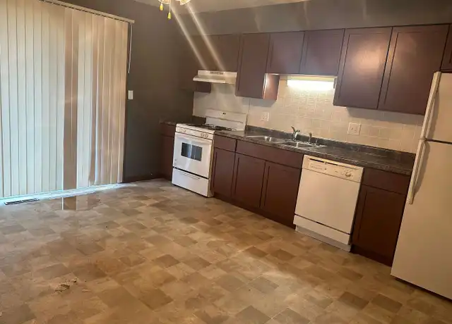 Property at 2110 Lexington Dr Unit 1, Springfield, IL, 62704, 2 beds, 1 bath, [object Object]