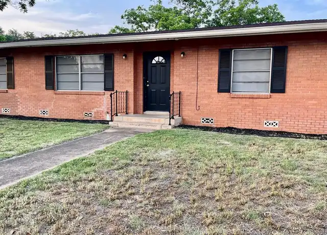 Property at 402 W Hackberry St, Fredericksburg, TX, 78624, 3 beds, 2 baths, [object Object]