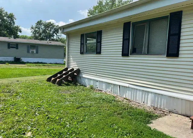Property at 200 N Pine St Unit 12, Pana, IL, 62557, 3 beds, 2 baths, [object Object]