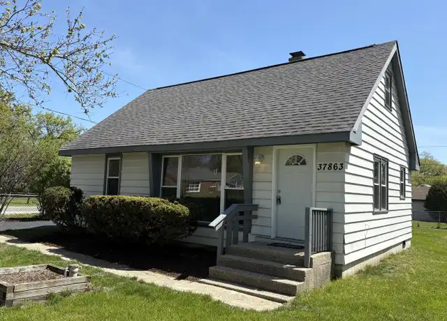 Property at 37863 N Harper Rd, Beach Park, IL, 60087, 4 beds, 1 bath, [object Object]