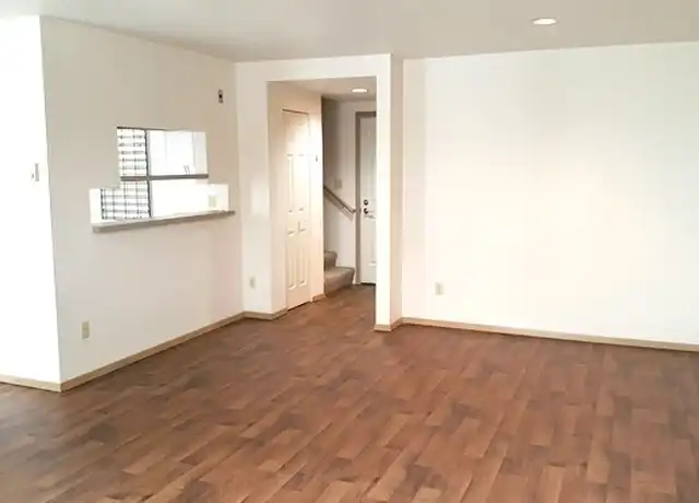 Property at 6840 Oswego Pl NE Unit 304, Seattle, WA, 98115, 2 beds, 1.5 baths, [object Object]