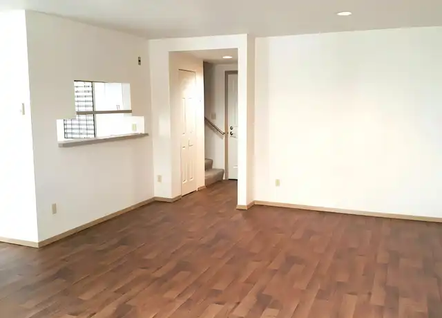 Property at 6840 Oswego Pl NE Unit 304, Seattle, WA, 98115, 2 beds, 1.5 baths, [object Object]