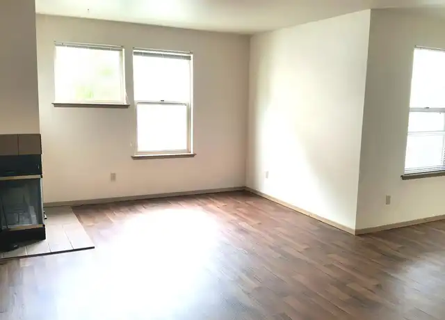 Property at 6840 Oswego Pl NE Unit 304, Seattle, WA, 98115, 2 beds, 1.5 baths, [object Object]
