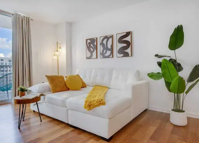 Property at Brickell Bay Drive 1200 - Brickell Bay Dr Unit 1022225P, Miami, FL, 33131, 2 beds, 1 bath, [object Object]