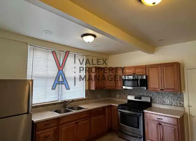 Property at 361 Warren Ave Unit 2, Kingston, PA, 18704, 3 beds, 1.5 baths, [object Object]