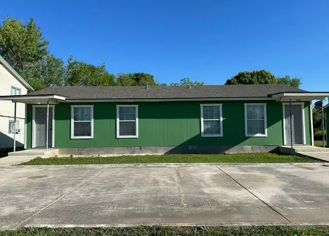 Property at 1146 Magnolia, Seguin, TX, 78155, 2 beds, 1 bath, [object Object]