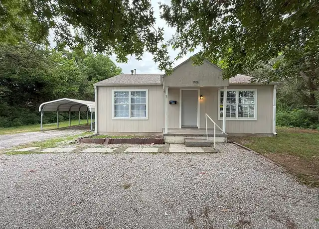 Property at 1001 Turner St, Springdale, AR, 72764, 2 beds, 1 bath, [object Object]