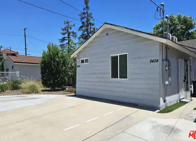 Property at 8454 Zelzah Ave, Northridge, CA, 91325, 1 bed, 1 bath, [object Object]