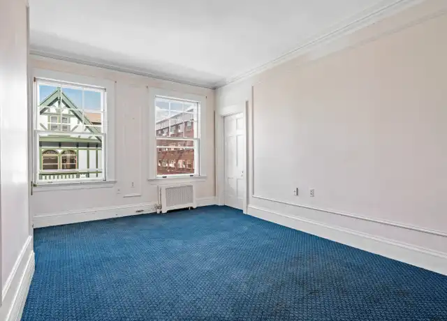 Property at 7 Oak St Unit 203, Worcester, MA, 01609, 1 bed, 1 bath, [object Object]