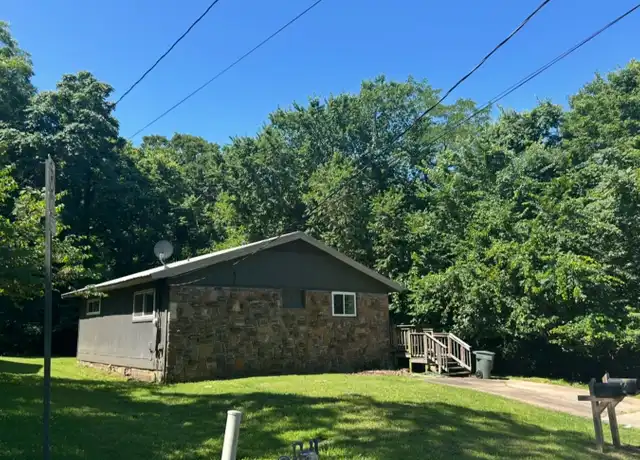 Property at 821 E Lakeside Dr, Fayetteville, AR, 72701, 2 beds, 1 bath, [object Object]