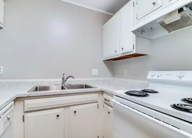 Property at County View Apartments - 913 Granger St, Jennings, LA, 70546, 2 beds, 1-1.5 bath, [object Object]