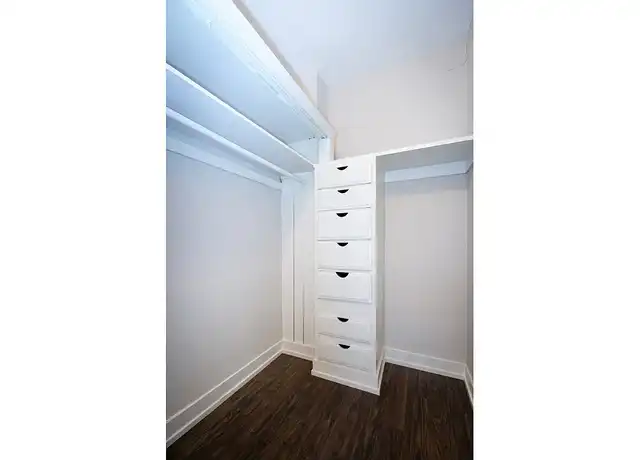 Property at Ivy Kenwood - 5220 S Kenwood Ave, Chicago, IL, 60615, 0-1 beds, 1-1.5 bath, [object Object]