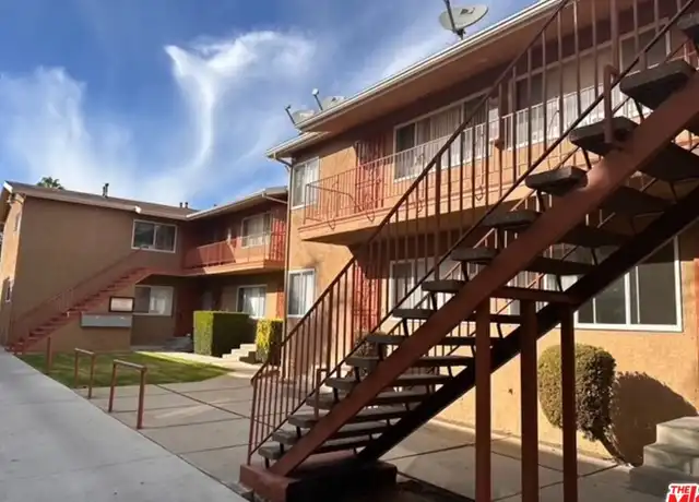 Property at 6208 S Victoria Ave Unit 6, Los Angeles, CA, 90043, 1 bed, 1 bath, [object Object]