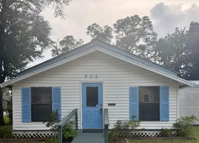 Property at 904 Mapoles St, Crestview, FL, 32536, 3 beds, 2.5 baths, [object Object]