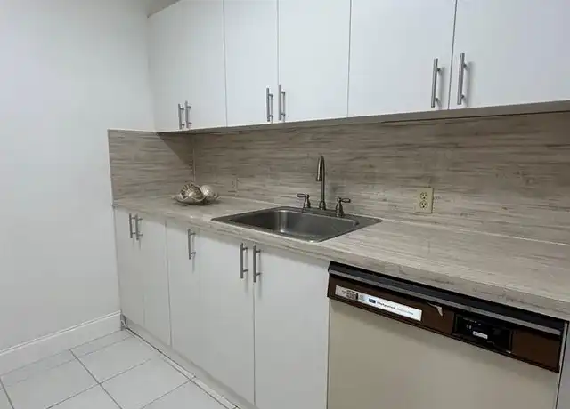 Property at 185 Fanshaw E, Boca Raton, FL, 33434, 1 bed, 1.5 baths, [object Object]
