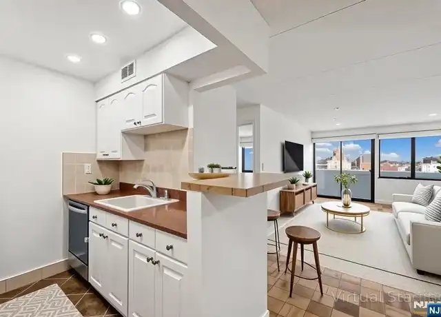 Property at 1600 Center Ave Unit 7D, Fort Lee, NJ, 07024, 1 bed, 1 bath, [object Object]