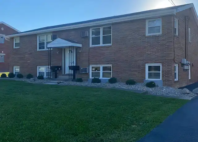 Property at 402 Caroline Ave, Hubbard, OH, 44425, 2 beds, 1 bath, [object Object]