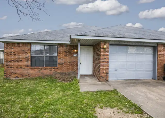 Property at 1716 S M St, Rogers, AR, 72756, 2 beds, 2 baths, [object Object]