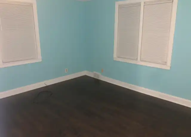Property at 527 Pearl Harbor St, Bridgeport, CT, 06610, 2 beds, 1 bath, [object Object]