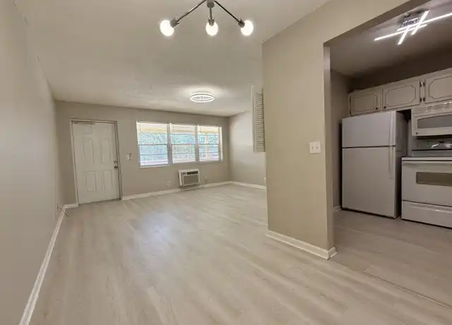 Property at 305 Camden M Unit M, West Palm Beach, FL, 33417, 1 bed, 1 bath, [object Object]