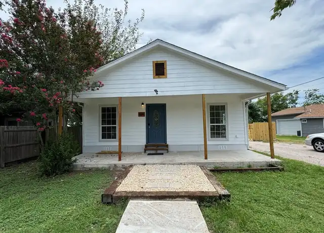 Property at 414 E 3rd St, Taylor, TX, 76574, 0 beds, 1 bath, [object Object]