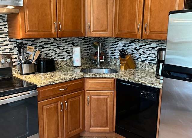 Photo of 10306 Mockingbird Pond Ct, Burke, VA 22015