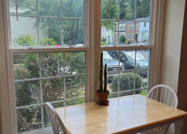 Photo of 10306 Mockingbird Pond Ct, Burke, VA 22015