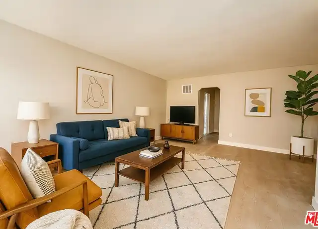 Property at 925 S Holt Ave Unit 2, Los Angeles, CA, 90035, 1 bed, 1 bath, [object Object]